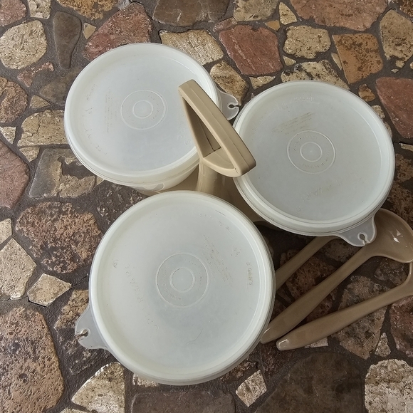 Vintage Tupperware Condiment Caddy with Serving Spoons and Seals Lids 757-3 - Picture 4 of 9